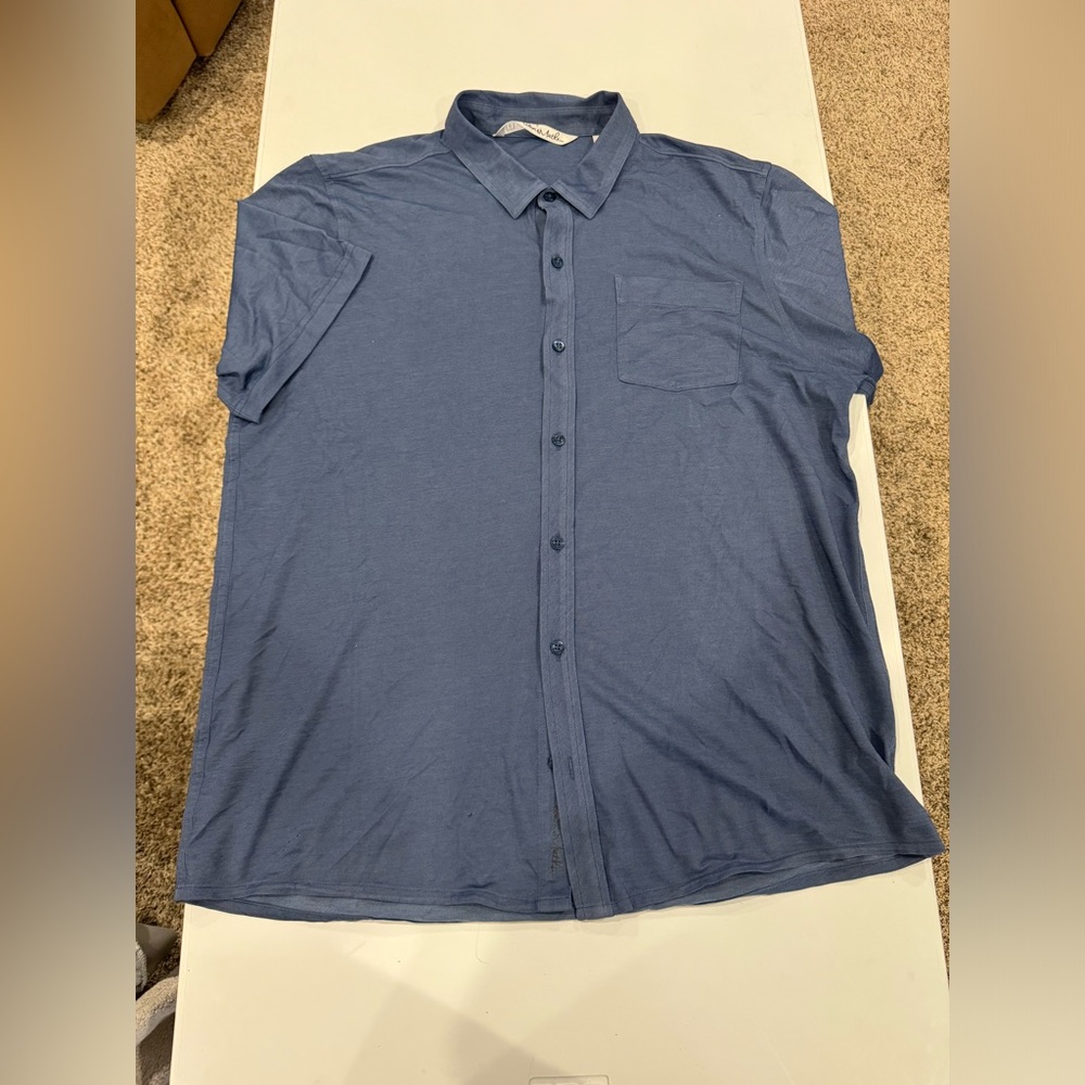 Travis Mathew shirt